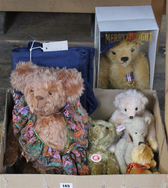 Merrythought D-Day collectors bear, 4 other collectors bears & a Steiff Classic Teddybear & canvas bag(-)